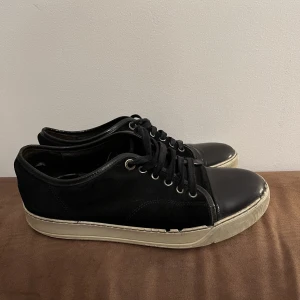 Lanvins  - Lanvins i använt skick.  Pris kan diskuteras.