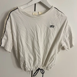 Levis - Levis t-shirt i stl S.