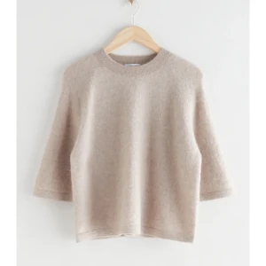 Otter stories tröja - Intressekoll på denna snygga trendiga tröja. Nyskick. Inte nopprig 