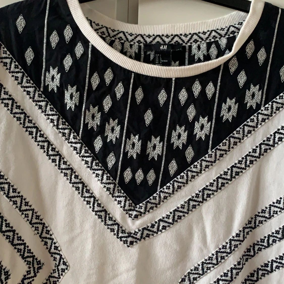 Tjocktröja med häftigt mönster - 90