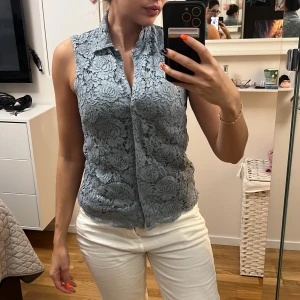 H&M topp  - Mycket fin, som ny 