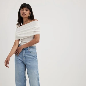 Off shoulder top - Så snygg off shoulder topp från NA-KD strl M, den passade tyvärr inte mig och returtiden har passerat, oanvänd  Nypris 349
