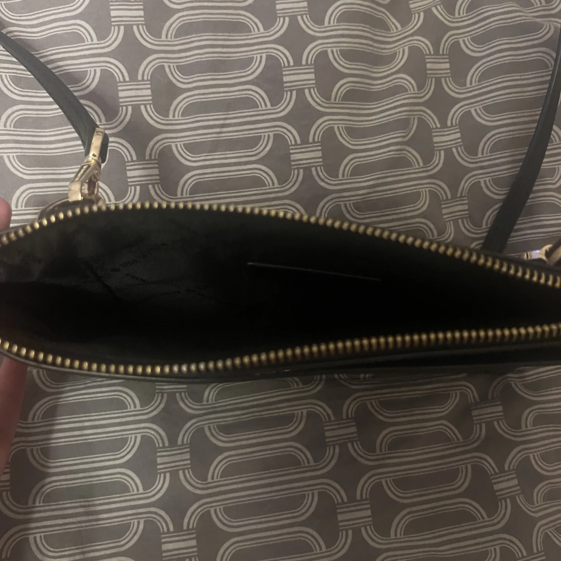 MICHAEL KORS AXEL VÄSKA  - 91