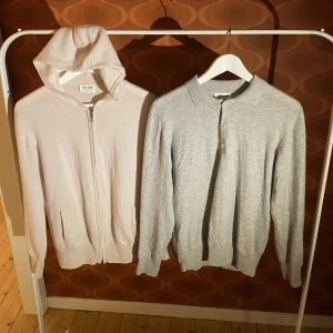 Soft Goat Kashmir Hoodie & Tröjor  - Hej, säljer 5 st Kashmir plagg från Soft Goat & John Henric. Storlek Medium/Small på samtliga. Alla sparsamt använda & i bra skick. Bekväma & sköna. 999kr/st på sweatshirts. 1499kr/st för hoodie & polo. Pris kan diskuteras. Hör av dig vid frågor. 
