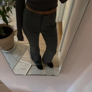 Kostymbyxor  - Kostymbyxor från zara, knappt använda