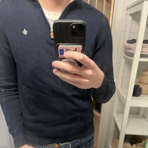 Morris half zip  - Riktigt snygg Morris half zip blivit lite liten Nypris 1799