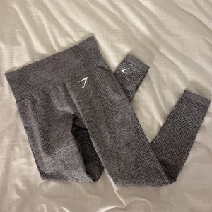 Gymshark byxor  - Gymshark byxor, fint skick men för små för mig. Priset är inte hugget i sten