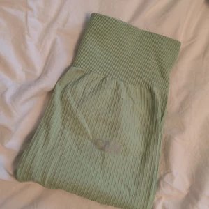 Iciw tights  - Ljus gröna define seamless tights från icaniwill 