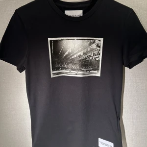 Calvin Klein x Andy Warhol  - T-shirt från Calvin Klein x Andy Warhol. Väldigt bra skick, inga synliga defekter. Pris går att diskutera💞 Nypris: ca.450-500kr