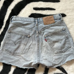 Levis shorts - As nice levis jeans shorts! Säljer då jag tyvärr inte använder dem. Bra skick!