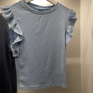 Fin volang topp! - Fin topp med volang-ärmar 🫶