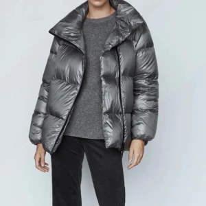 Massimo dutti jacka  - Säljer denna snygga jacka från Massimo dutti. Stel 36 