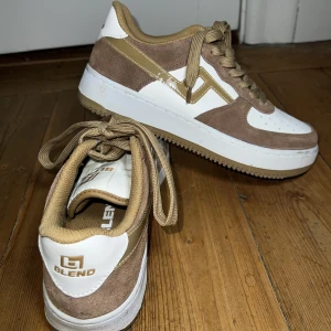 Blend sneakers strl 39 - Mycket fina sparsamt använda sneakers strl 39 💓💓