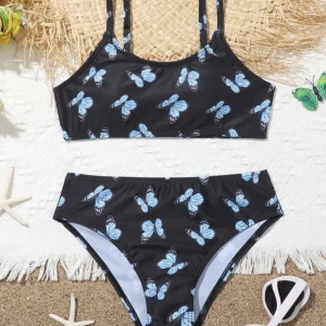 Bikini - Helt oanvänd bikini i storlek 130