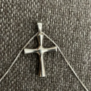 Silverhalsband och kors - 55 cm, mycket nyskick, äkta silver