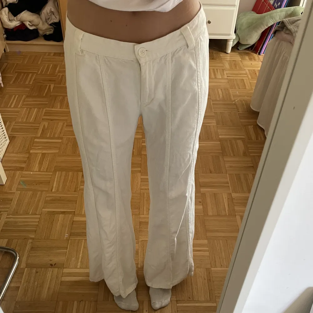 Helt nya linne byxor från Brandy Melville. Jag är 173cm lång och när vanligtvis S🩷. Jeans & Byxor.