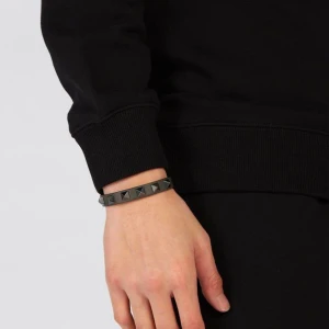 Valentino armband - Ny skick! Inga skador, passar både herr och dam! Skriv vid intresse. Pris går att diskutera