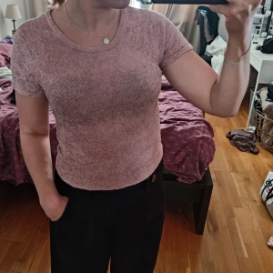 Rosa topp - Rosa topp storlek XS från Bik Bok. Fint skick!