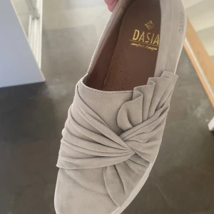 Dasia skor - Säljer mina skor då de är för stora, använda 2 gånger. Pris kan diskuteras. Nypris 879kr