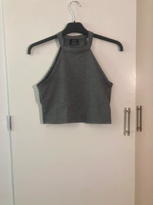 Linne - Snyggt grått linne, senast använd för ett år sedan ungefär. Säljer för att jag inte använder den längre!