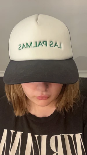 las palmas keps  - Säljer denna för jag inte använder den och inte min smak längre 