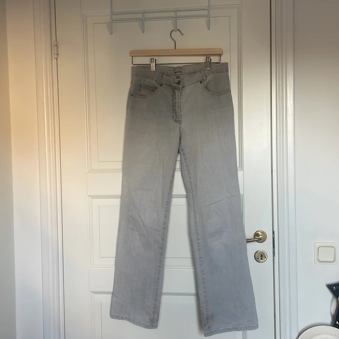 Gråa Jeans