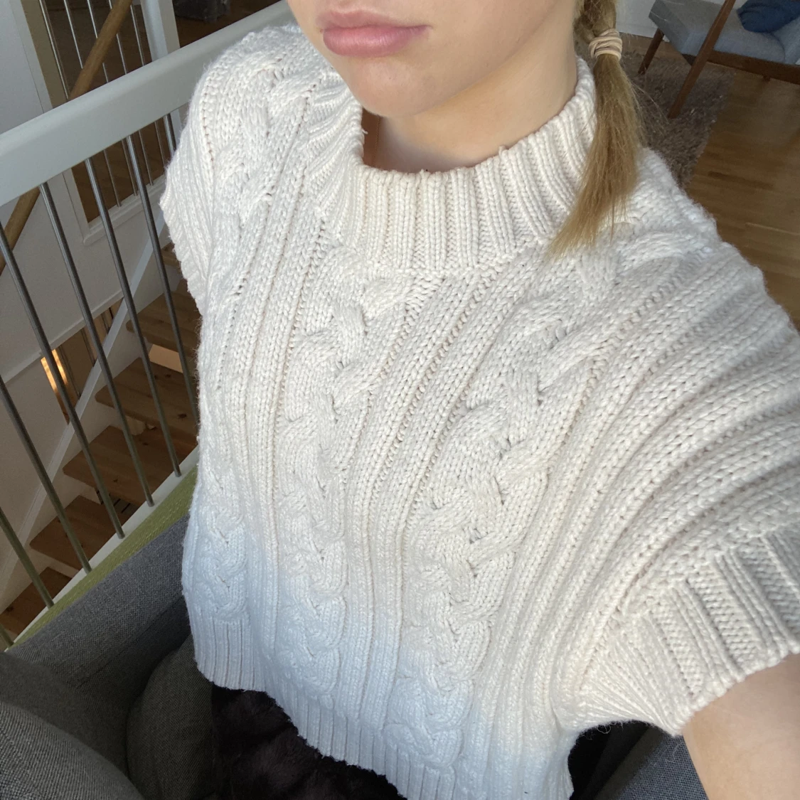 Vit stickad väst - 90