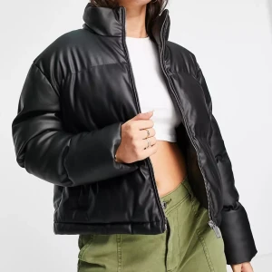 Pufferjacka  - Jacka från zalando, inte direkt min stil, aldrig använt, nyköpt. Har köpt 2st likadana i storlek 40 och 38 men säljer båda då ingen passar på mig. Frakt står du för. Kostar igentligen 1019kr 💞