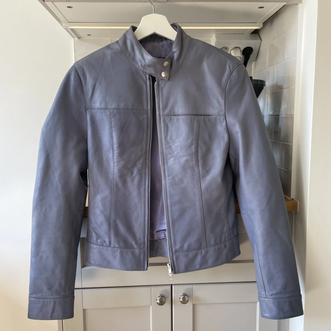 Blålila skinnjacka  - 91