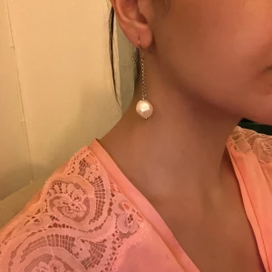 Pärlor örhängen  - Fraktas eller möts upp i Stockholm. 