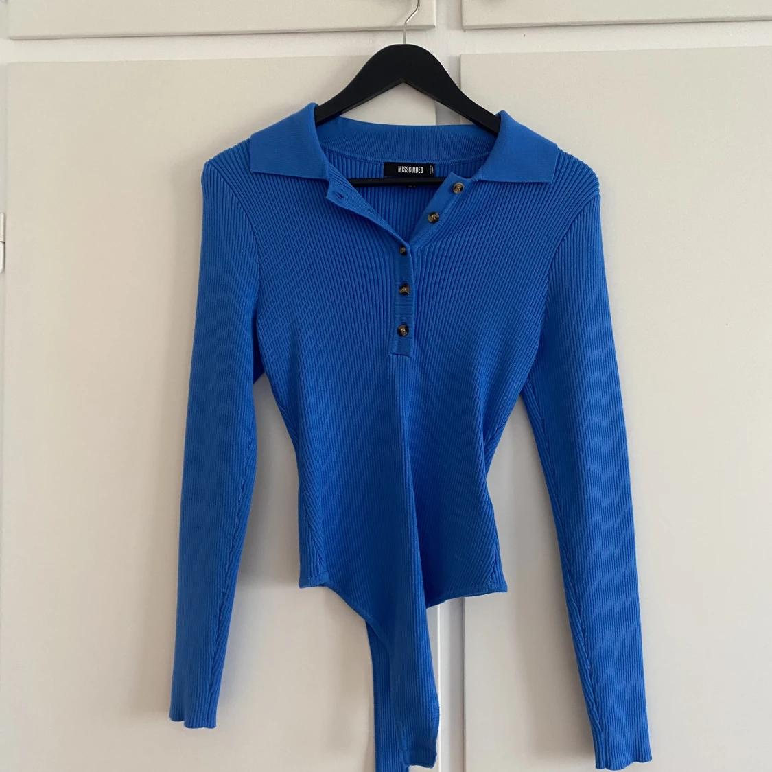 Blå ribbad body från missguided