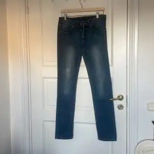 Jeans från Cheap Monday 28/32 Mer skinny fit  Mid waist  