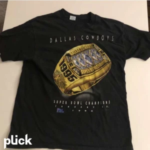 Vintage Graphic Tee - Dallas Cowboys