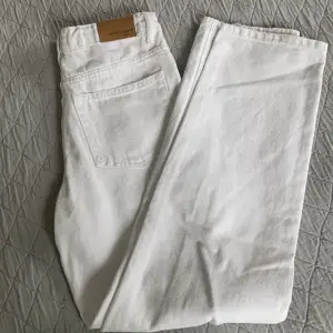Snygga jeans från Ginatricot