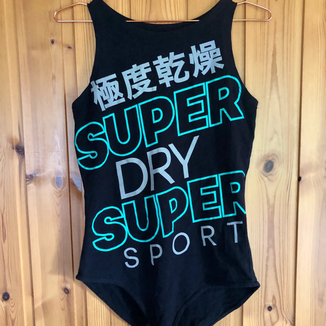 Superdry body strl 40