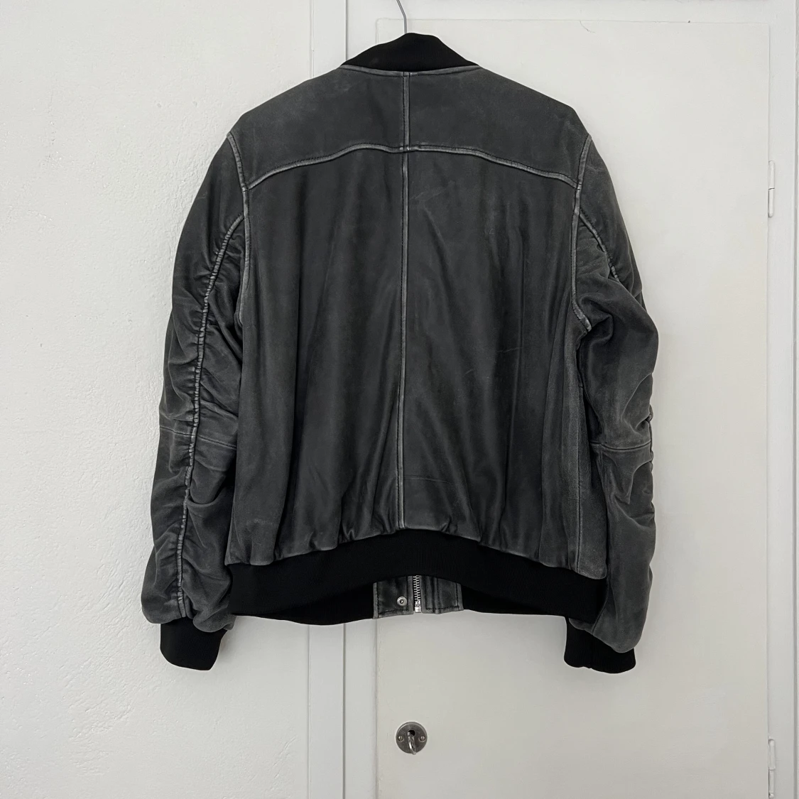 Bomberjacka i läder   - 90