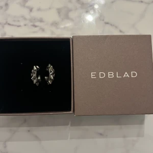 Edblad örhänge💗 - Säljer mina Edblad örhänge, knappt använda. (Har ett extra man kan få med)💗