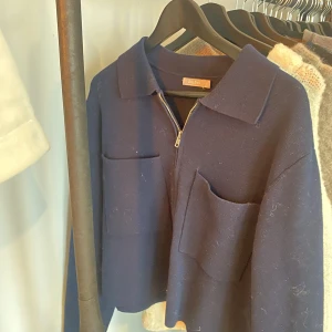 Åhléns jacka! - Säljer min snygga Åhlénsjacka då den inte längre kommer till användning 💗