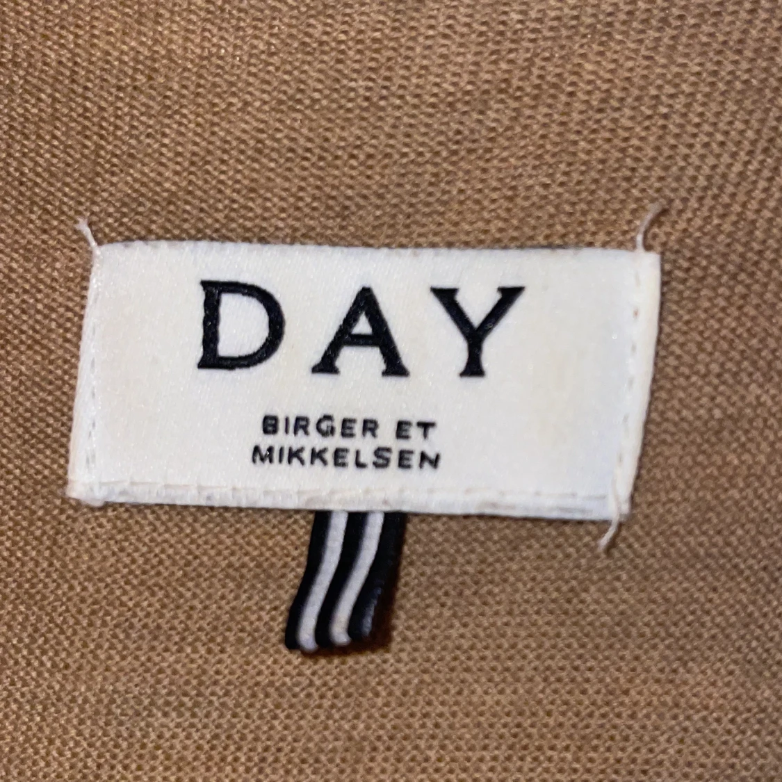 Beige kortärmad tröja - 90