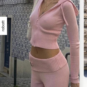 Set - Säljer detta fina rosa set!