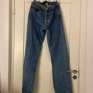 Levis jeans  - Bra kvalitet, använd Max 2 gånger 