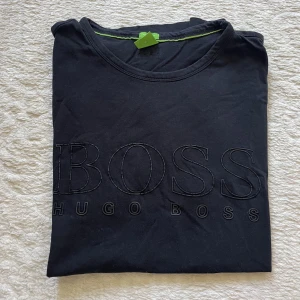 Hugo boss t shirt - Bra skick