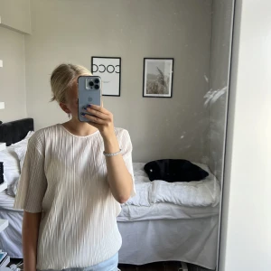 Ribbad topp - Säljer denna jätte snygga topp som är förstora för mig!💗 Aldrig använd💗💗