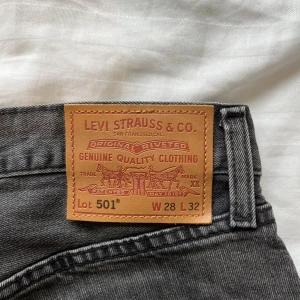 Levis jeans herr - As fina Levis jeans för killar i storlek w 28 l 32 i modell 501. Köparen står för frakt💕 