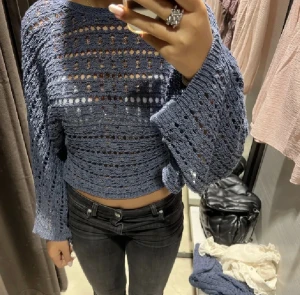 Stickad tröja zara - Snygg stickad tröja från zara i storlek s och oanvänd💕