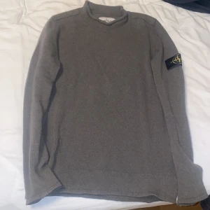 Stone island - Stickad tröja storlek M