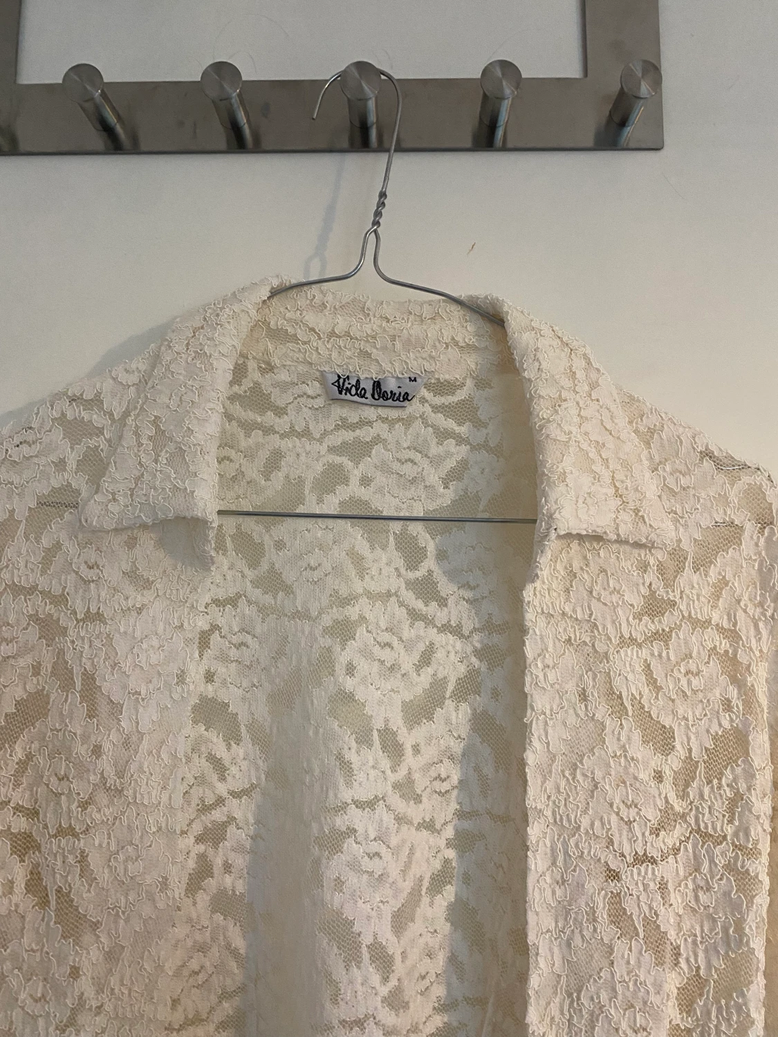 Spetsblus med blommigt mönster - 90