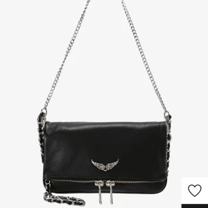 Zadig väska  - Säljer min väska då jag inte använder den köpte den på Plick för 1000 kr. Är inte 100 på om de är äkta men tror de och hon sa de. Säljer den för 500 pris kan diskuteras. Skriv privat för egna bilder 