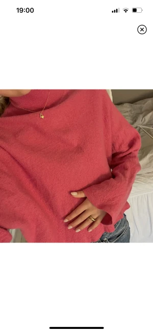 Cos tröja  - Tröja i 100% ull från Cos.  Fint skick!🩷