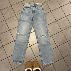 High waist jeans från Gina tricot, aldrig använda! Storlek 32💞